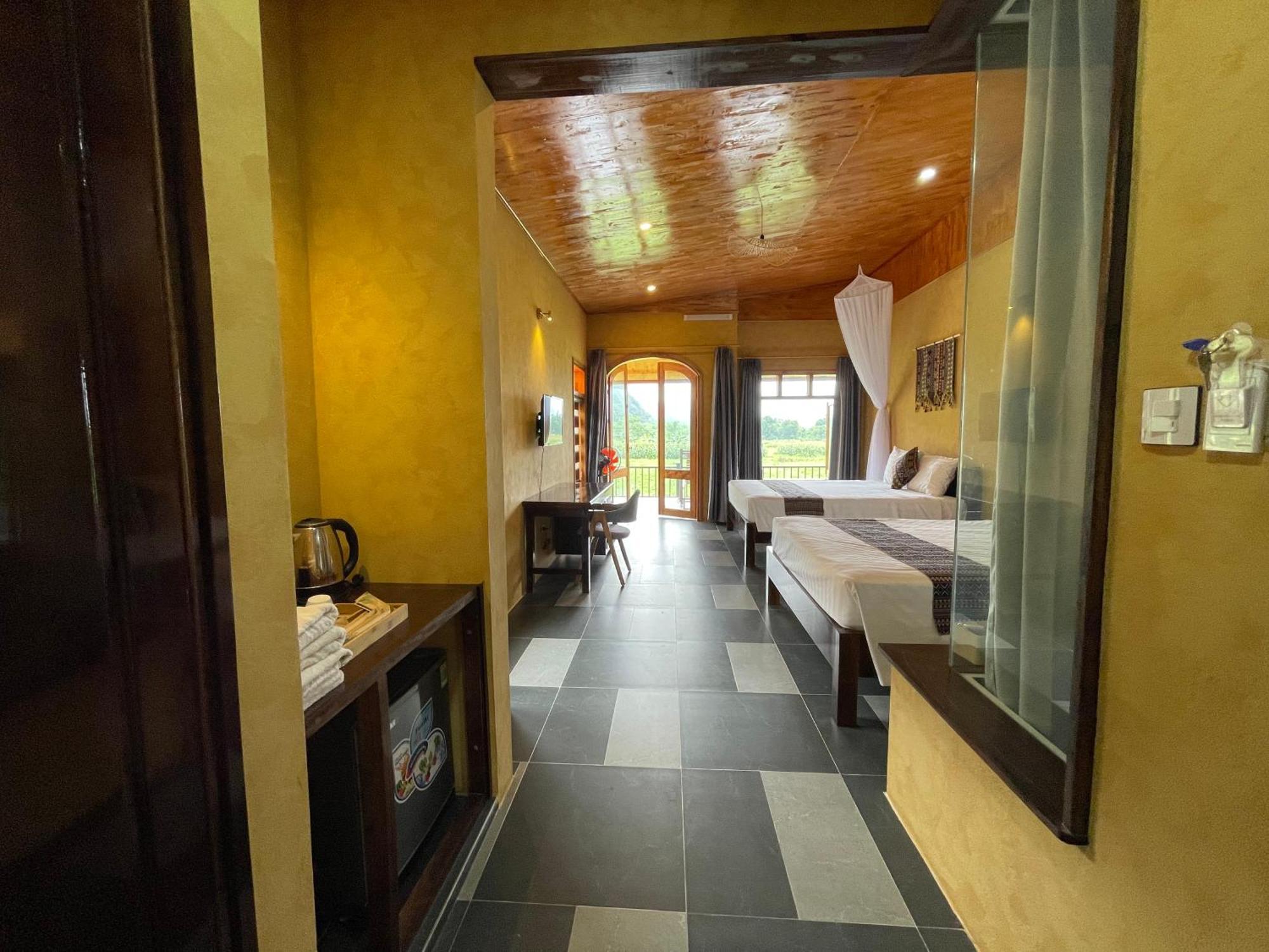 Sky Bay Lodge Ha Giang Exterior photo
