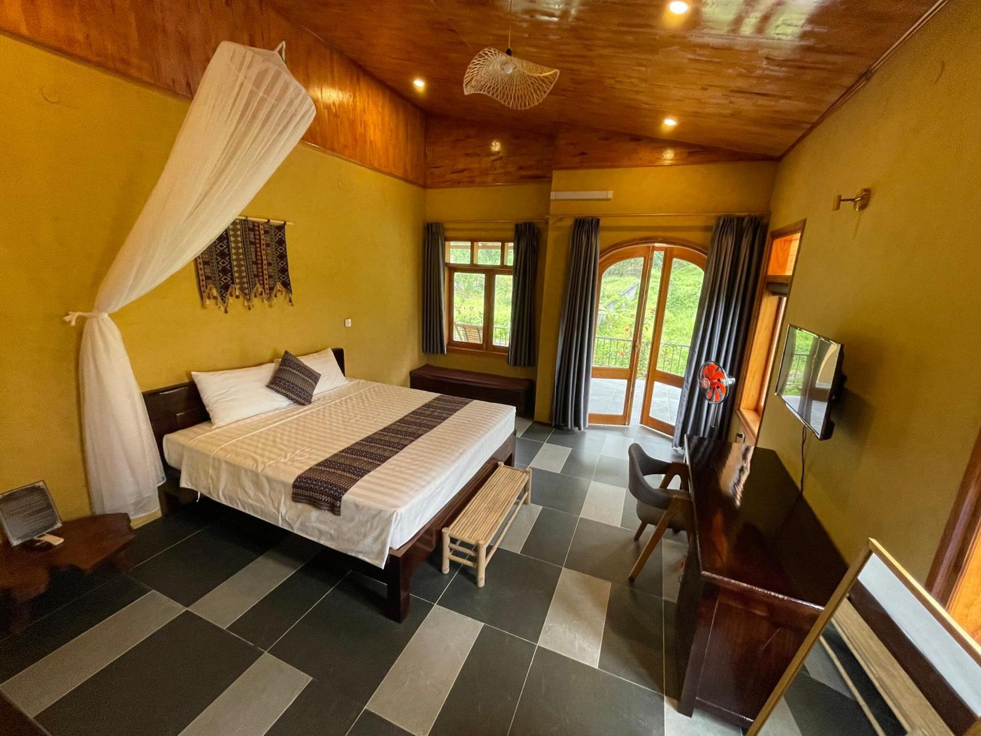 Sky Bay Lodge Ha Giang Exterior photo